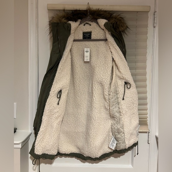 Abercrombie & Fitch Olive Utility Jacket with Faux Fur Hood - Picture 2 of 4